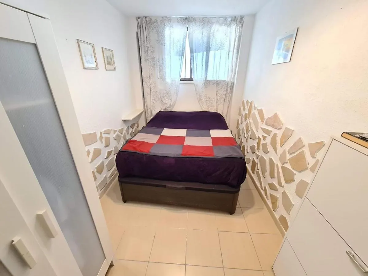 Studio Wifi Beach Front Apartment Puerto de Santiago